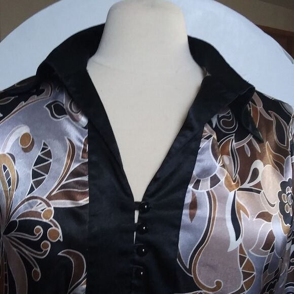 Violet&Claire Satin Floral Tunic Style Blouse Size L - Picture 3 of 10